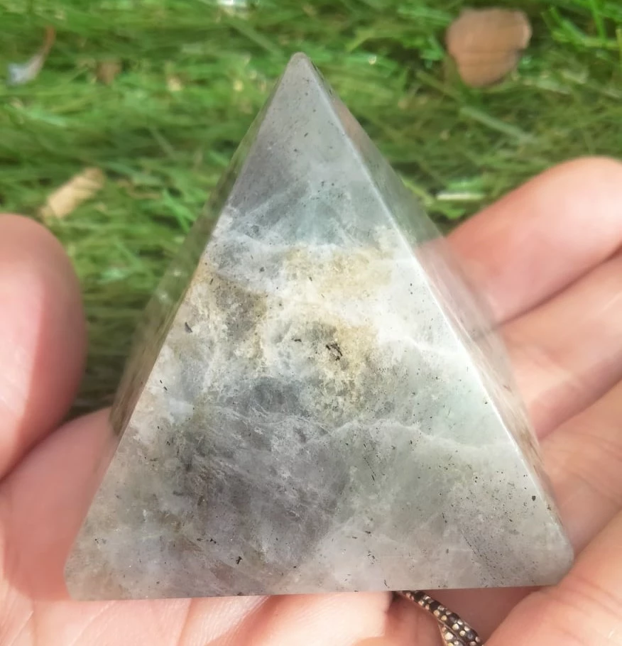 Pyramide Labradorite