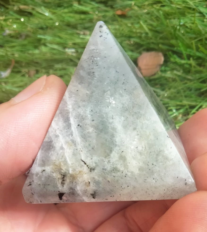 Pyramide Labradorite