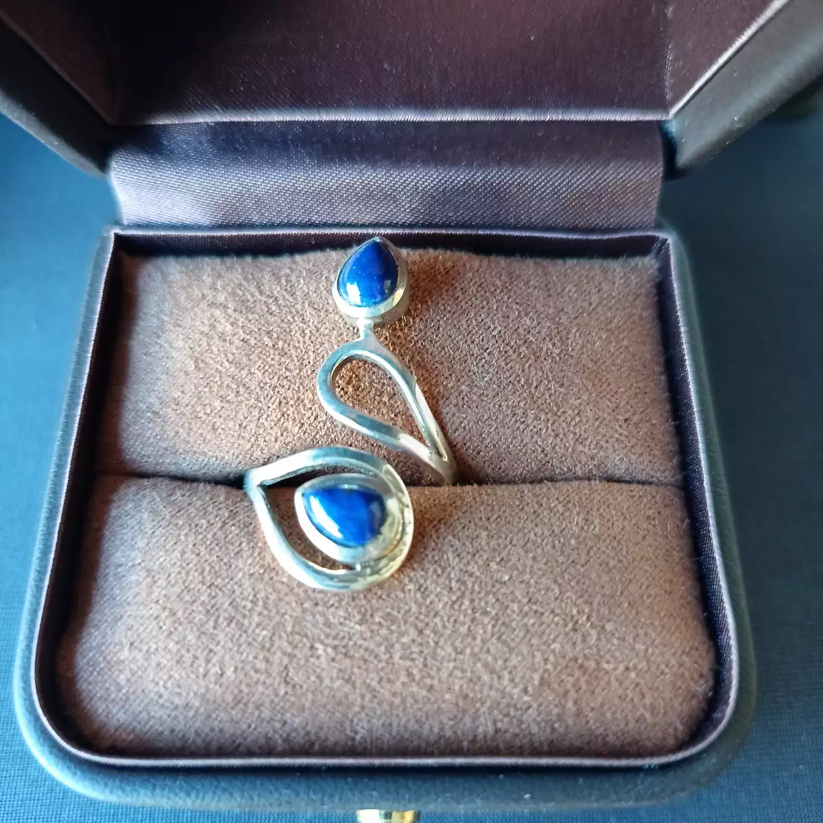 Bague en argent et en lapis-lazuli